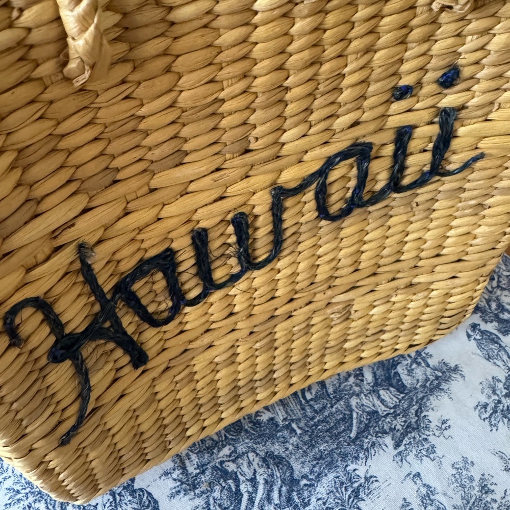 Hawaii Woven Straw Tote Bag - Picture 2 of 5